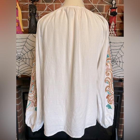 Savanna Jane White Blouse with Colorful Embroidery - Picture 8 of 8